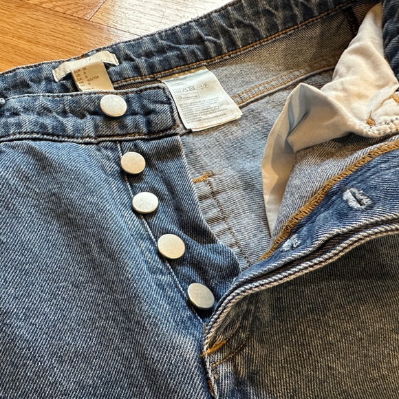 H&M mid-rise straight legs jeans - Picture 2 of 7